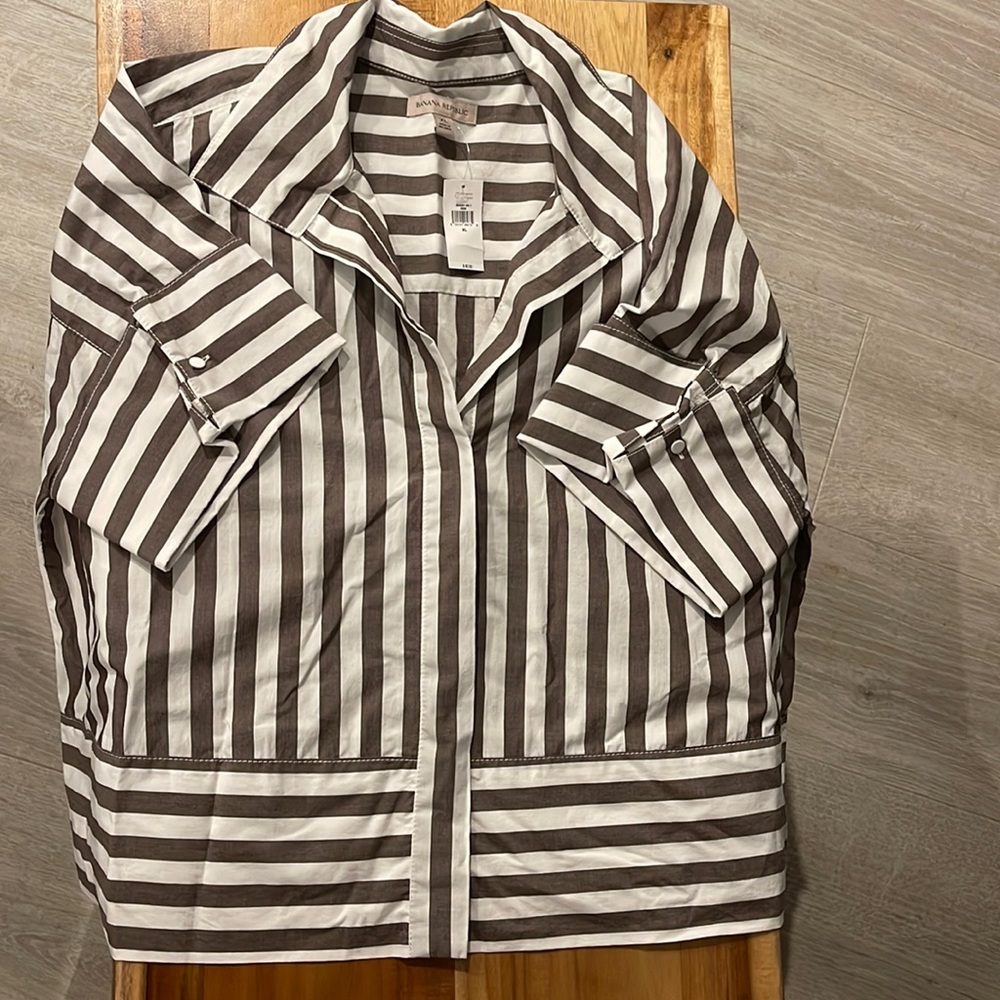 NWT Banana Republic Short Sleeve Button Down XL